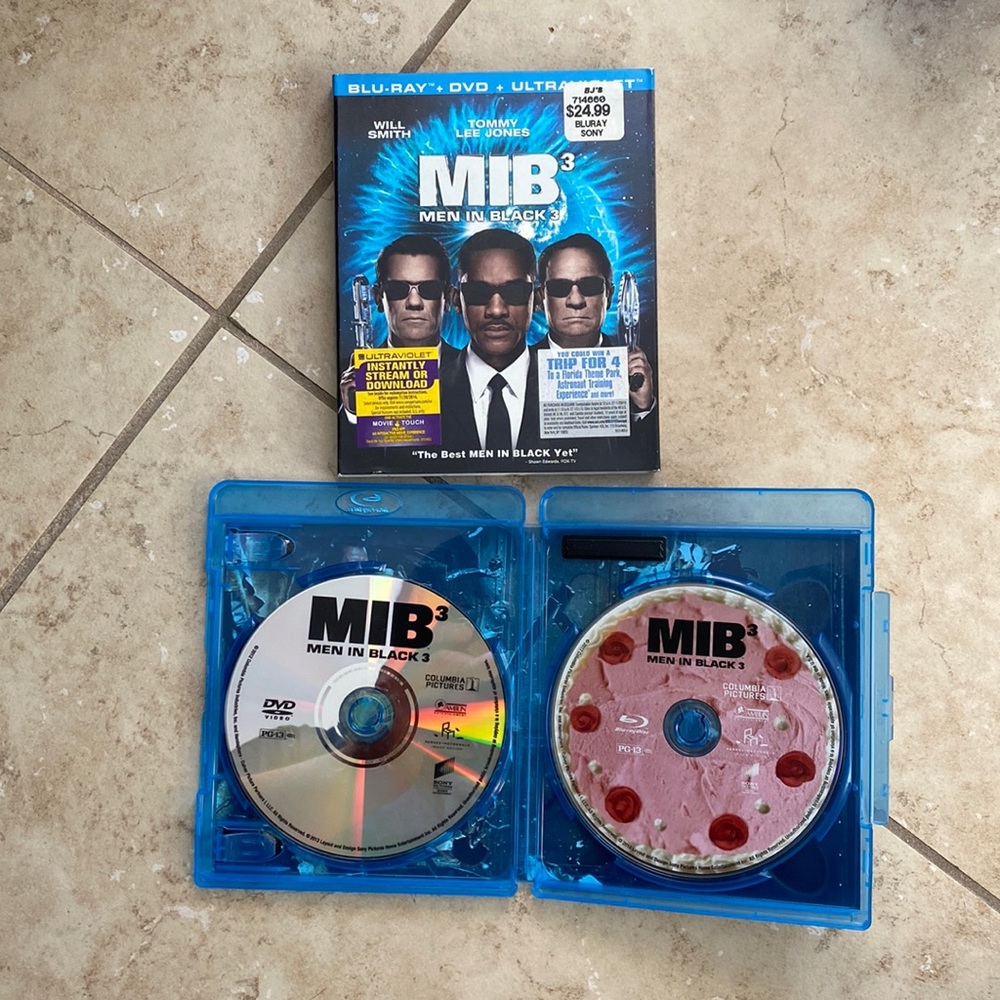 Men In Black MIB 3 BLU RAY AND DVD